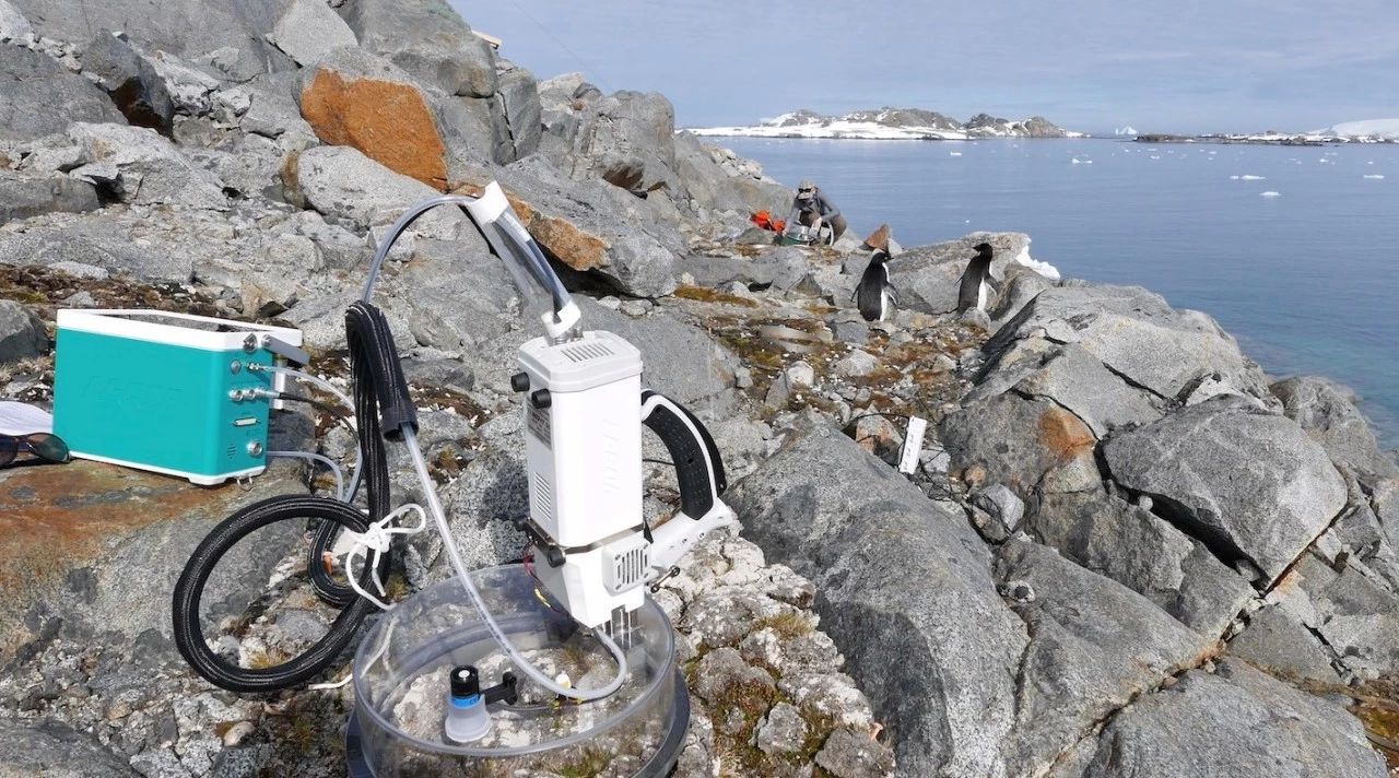 在南极工作的LI-6800光合仪